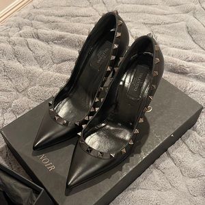 Valentino Rockstud Pump size 37